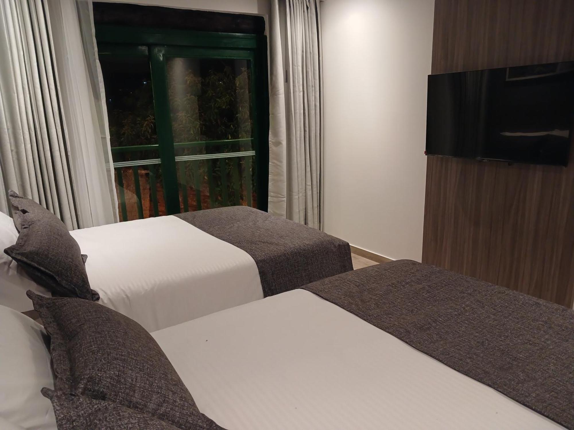 Hotel Santino Jenesano Eksteriør bilde