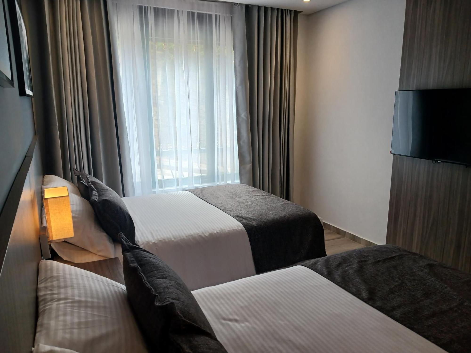 Hotel Santino Jenesano Eksteriør bilde