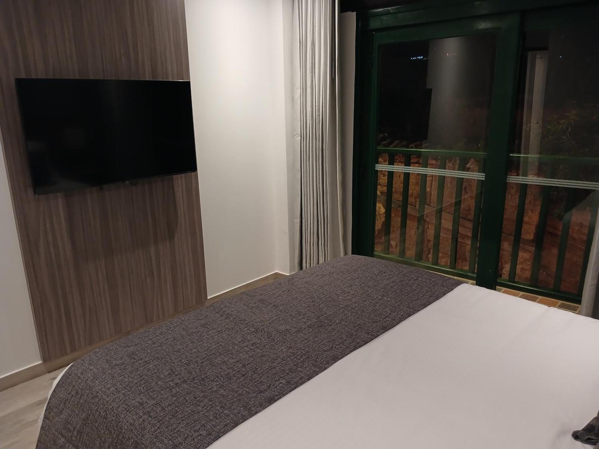 Hotel Santino Jenesano Eksteriør bilde